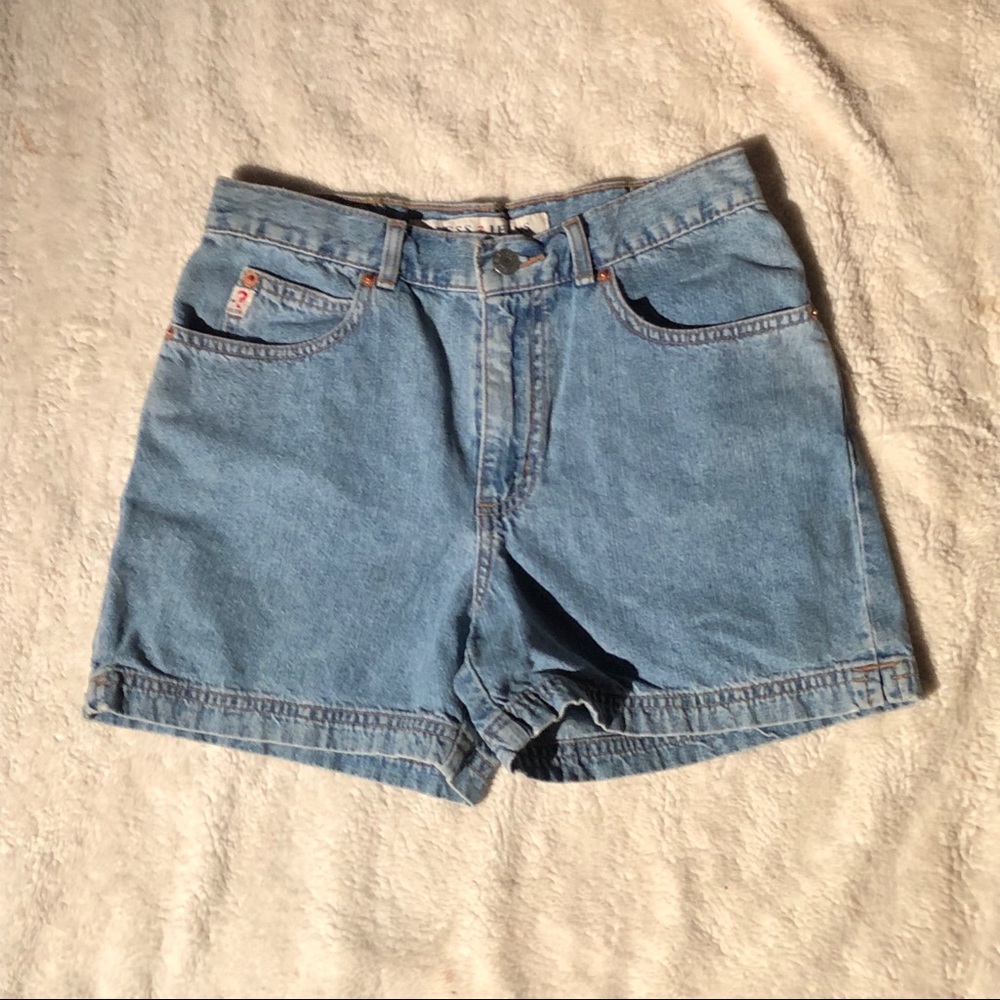 GUESS SHORT GIRLS 16